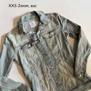 XXS Lularoe Jaxon jean jacket, light blue with white embroidered roses
